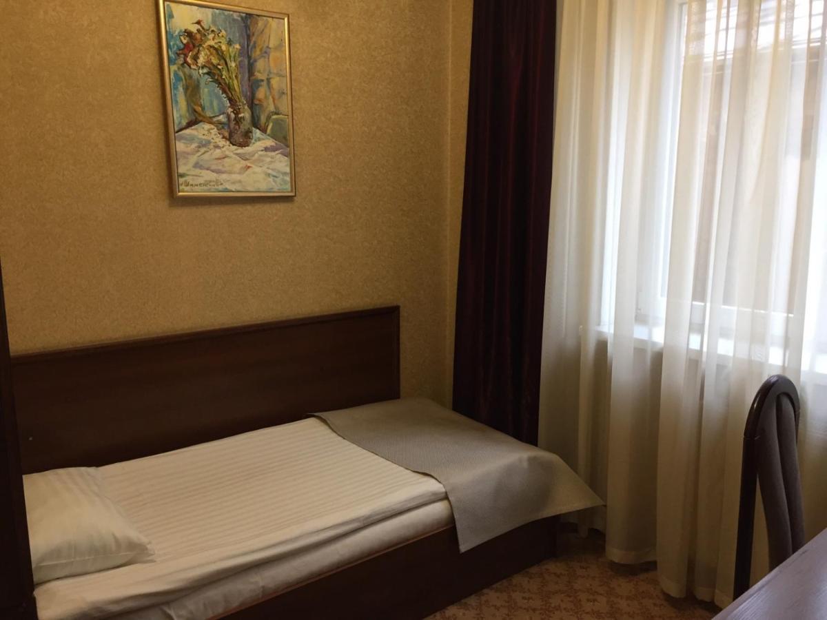 Hotel-Restaurant Lyube Plus Khmelʼnytsʼkyy المظهر الخارجي الصورة